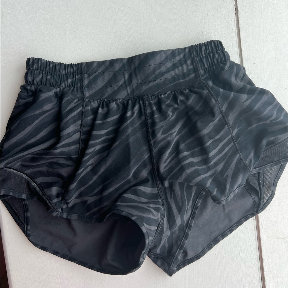 lululemon black zebra hotty hot
